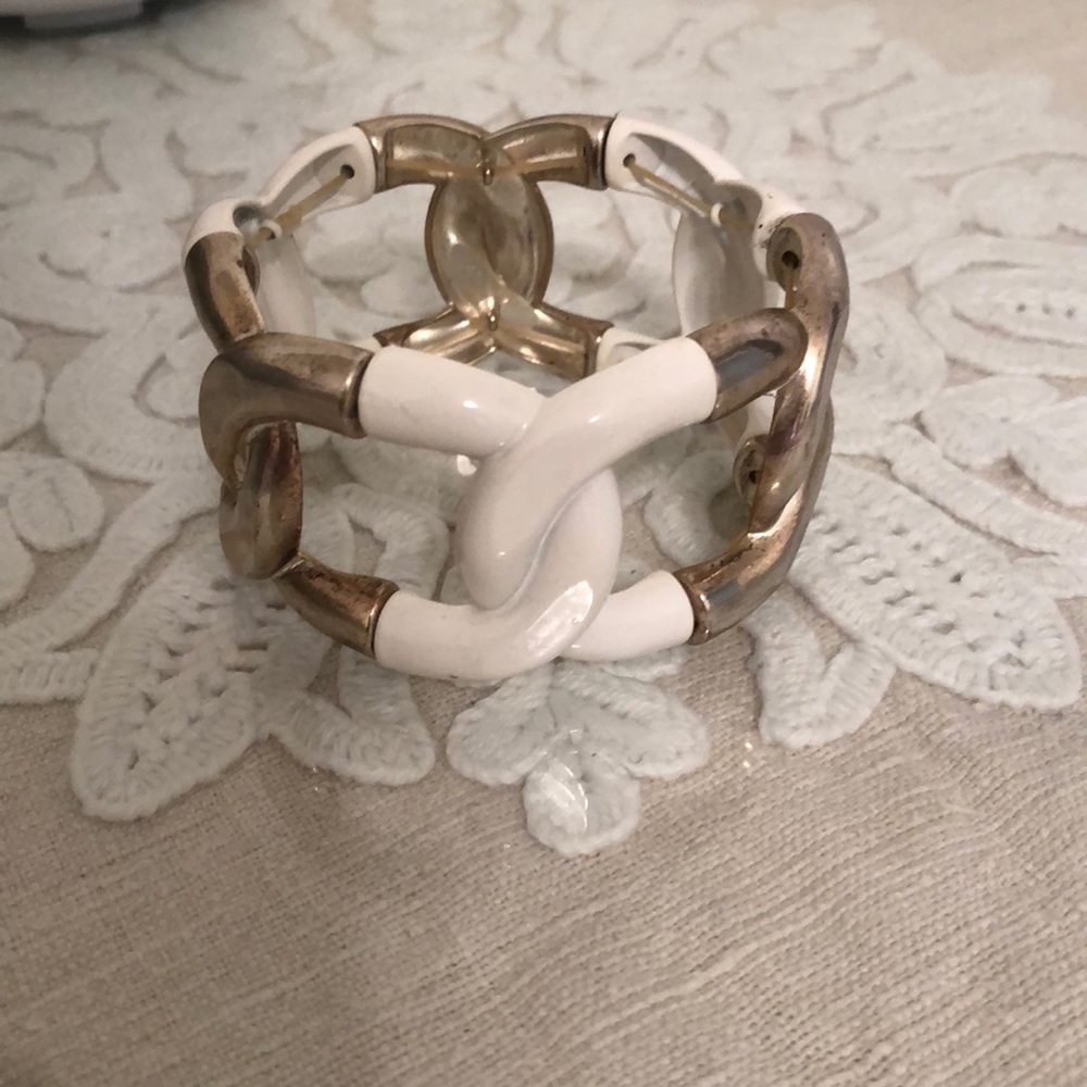White/gold cuff bracelet
